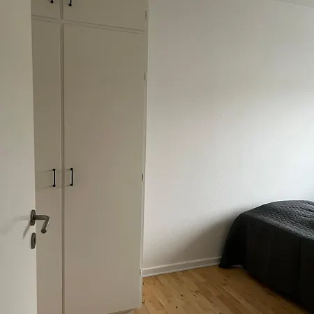 - 2 Min To Station, Free Parking, Near Main Square Herning