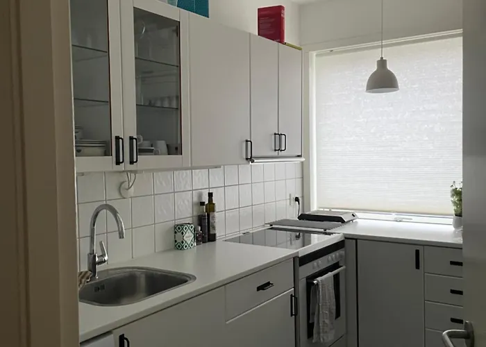 Lägenhet - 2 Min To Station, Free Parking, Near Main Square *